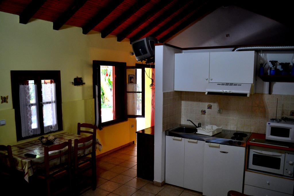 Chouchounikos Apartments Lefokastro Esterno foto